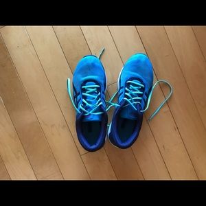Size 8 ASICS fuzeX sneakers